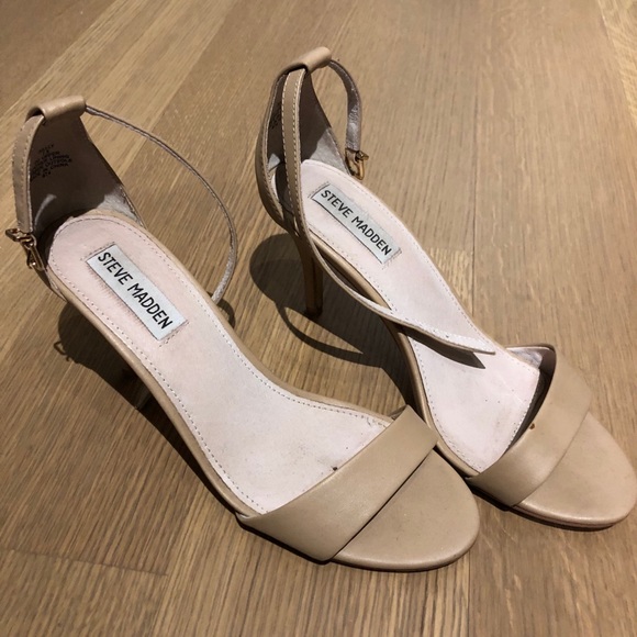 Steve Madden Shoes - Steve Madden Nude Heels